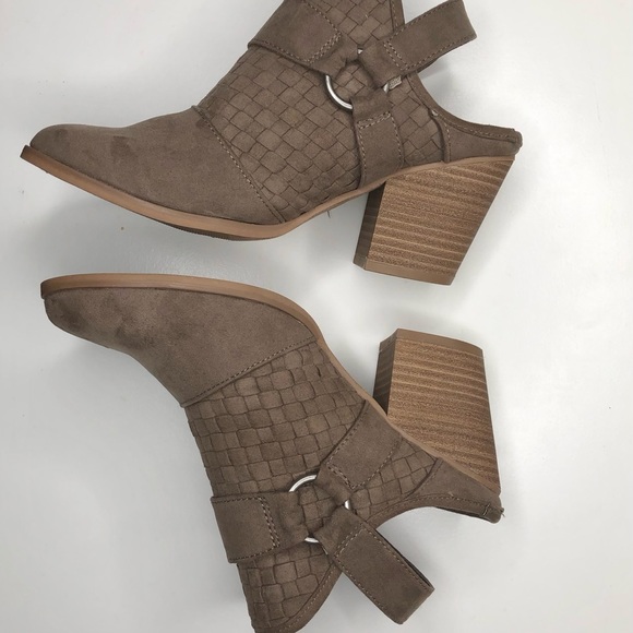 UNIVERSAL THREADS GOODS CO. SLING BACK BOOTIES SIZE 7 - Picture 6 of 6